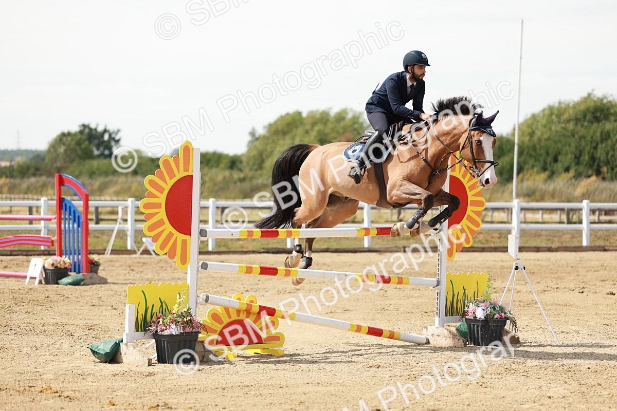 SBM_008043 - Class 4 - Senior Foxhunter - 1.20m Open
