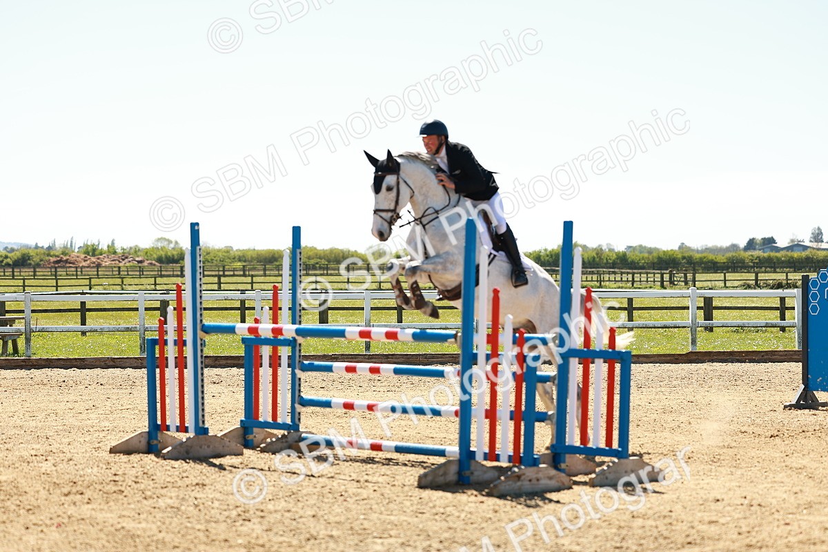 SBM_001241 - Class 4 - Senior Newcomers 1.10m