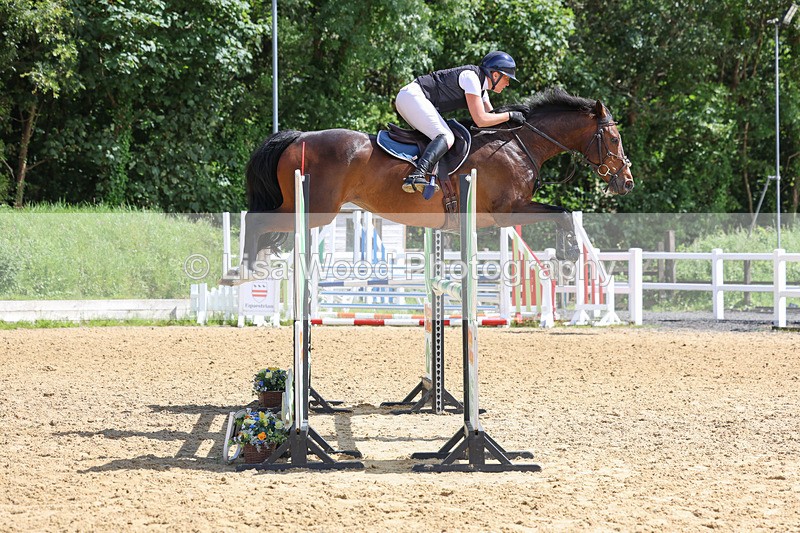 3E7A7499 - Class 8: Senior Newcomers/1.10m open