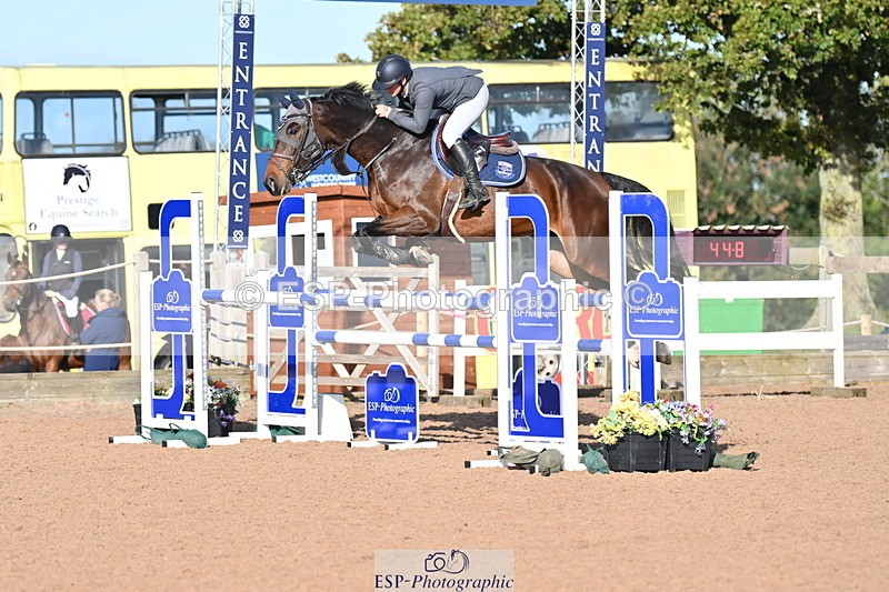 231015A-101715-07172 - Cls 28 Newcomers & 1.10m Open