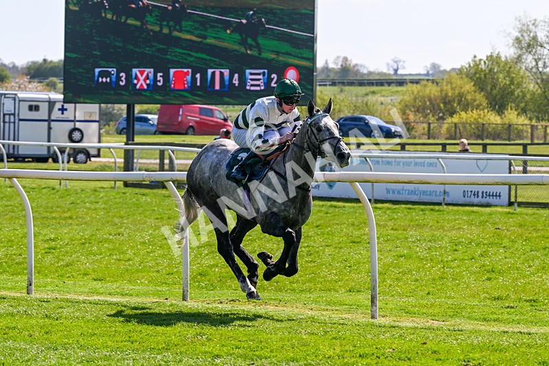 220426-Race 2-Naanas Shadow-0133 - Race 2