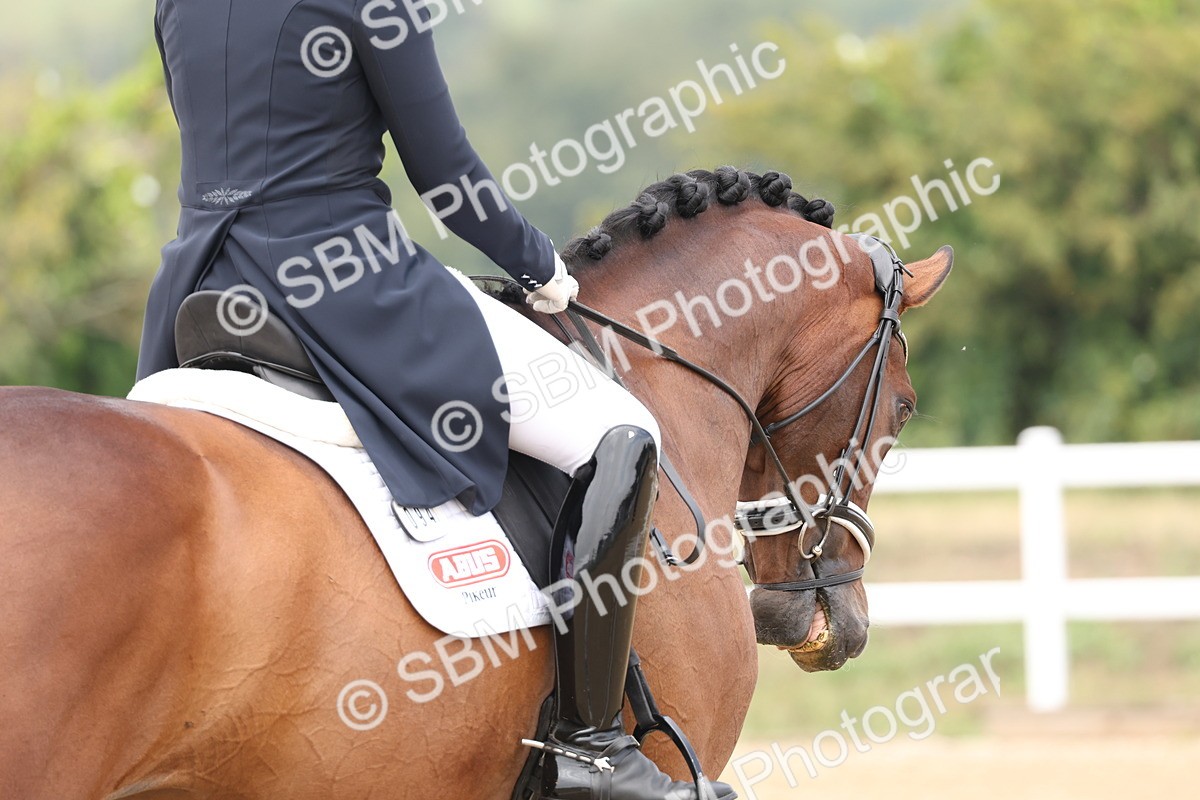 SBM_007458 - Class 9 - FEI INT I - 14.57-15.45