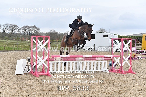 BPP_5833 - CLASS 24 SUN Senior British Novice/ 90cm Open