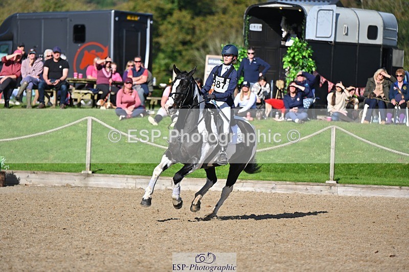 241027-123051-17301 - 387-Kelly.Knockaert-PIPER.II