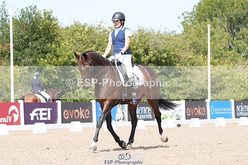 250817-125556-09502 - 052-Marcela.PomphreyLinkeltje.DE.J