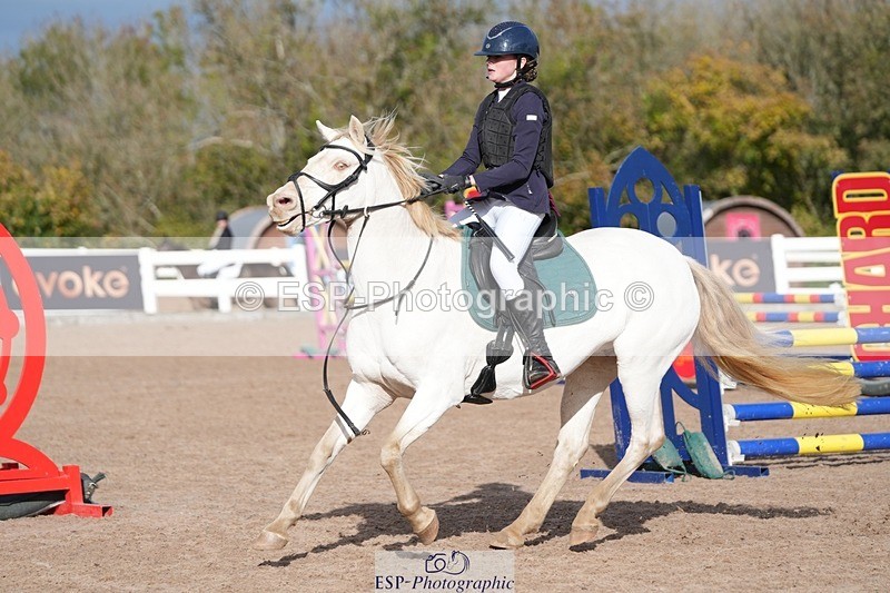 251026-121709-02358 - Cls 4 Pony Winter Novice + 80cm Open