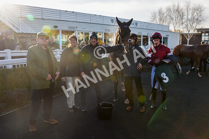 221124-Race 1-You Some Girl-3900 - Race 1