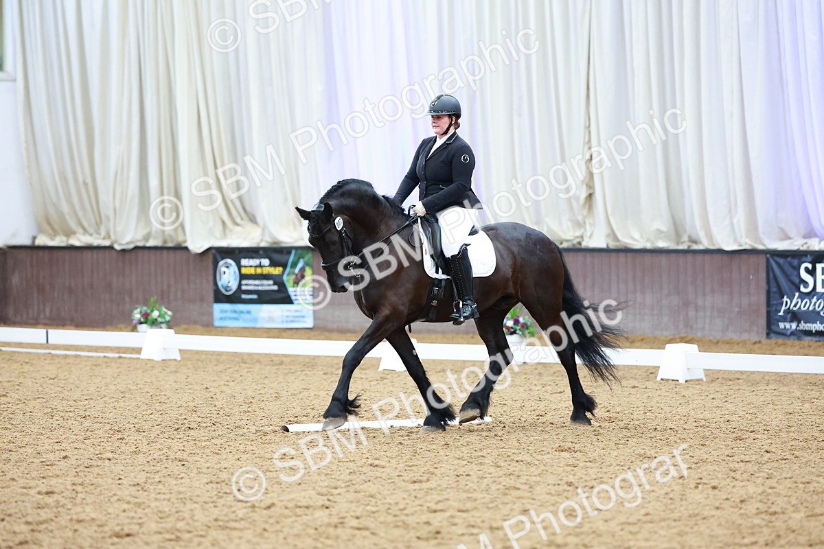 SBM_004031 - Class 12 - E2 Championship - 14.50-15.53