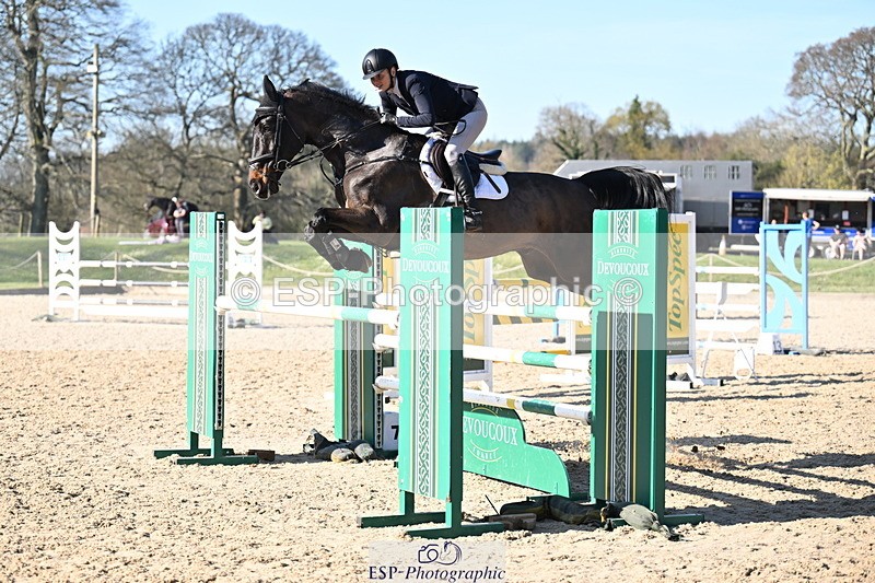260321A-152108-01100 - 6 Foxhunter 1m 20 Open