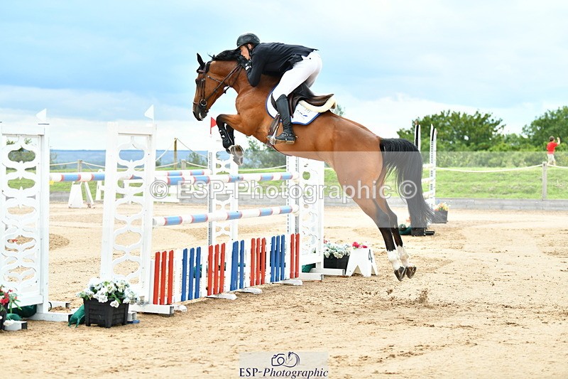 230720A-144743-03560 - Cls 9, 2 Star Big 1.40m Start to break