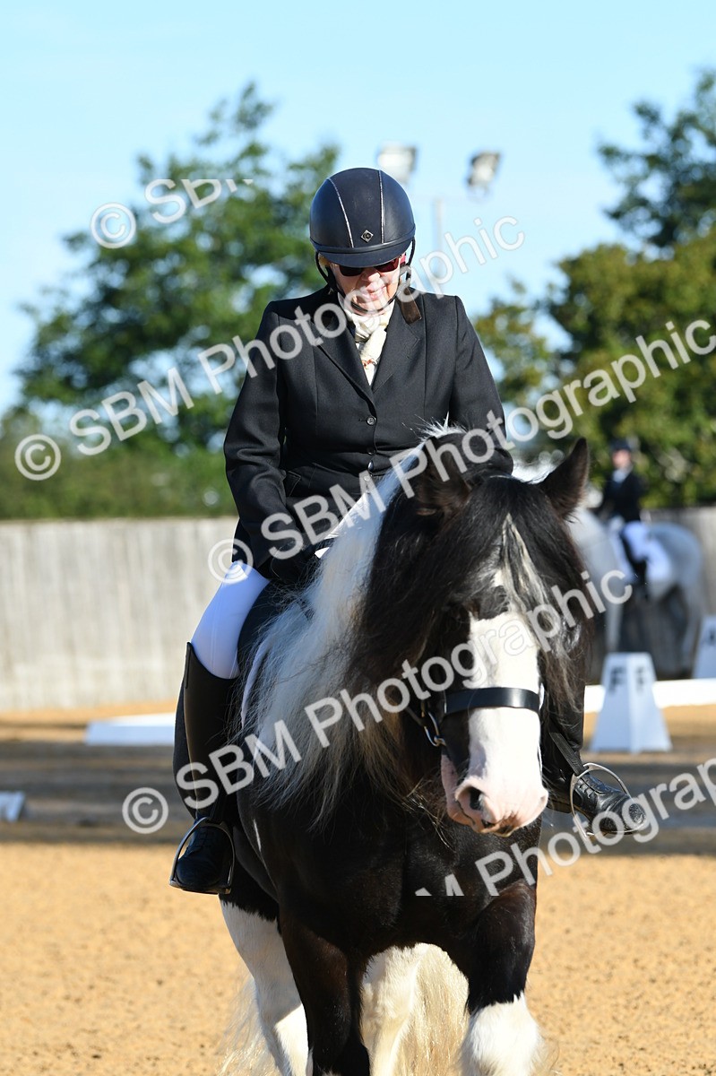 SBM_14475 - D4 - Small Tour Championship - Intro B
