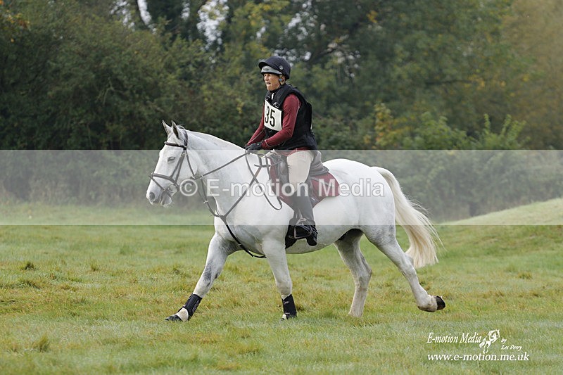 WWHT 171021 0648 - Novice Restricted (0.80m)  17/10/21