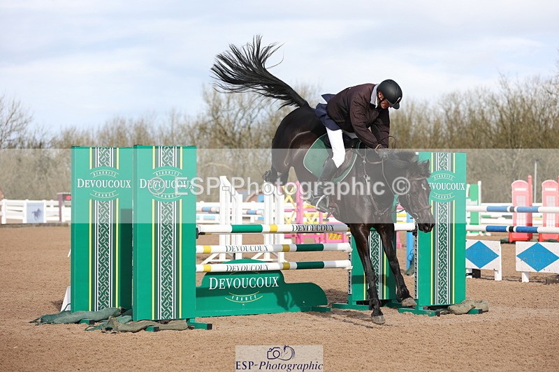 240223A-112630-00847 - Cls 4 Snr 1.05m Open