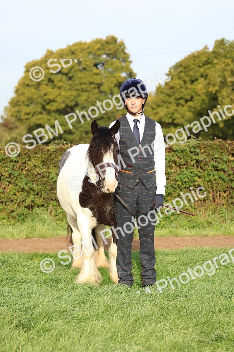 SBM_54831 - S39 - Starters In Hand Showing