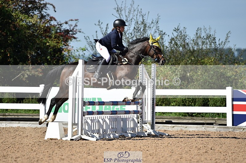 230903A-111104-04126 - Cls 18 Pony Brit Novice & 80cm Open