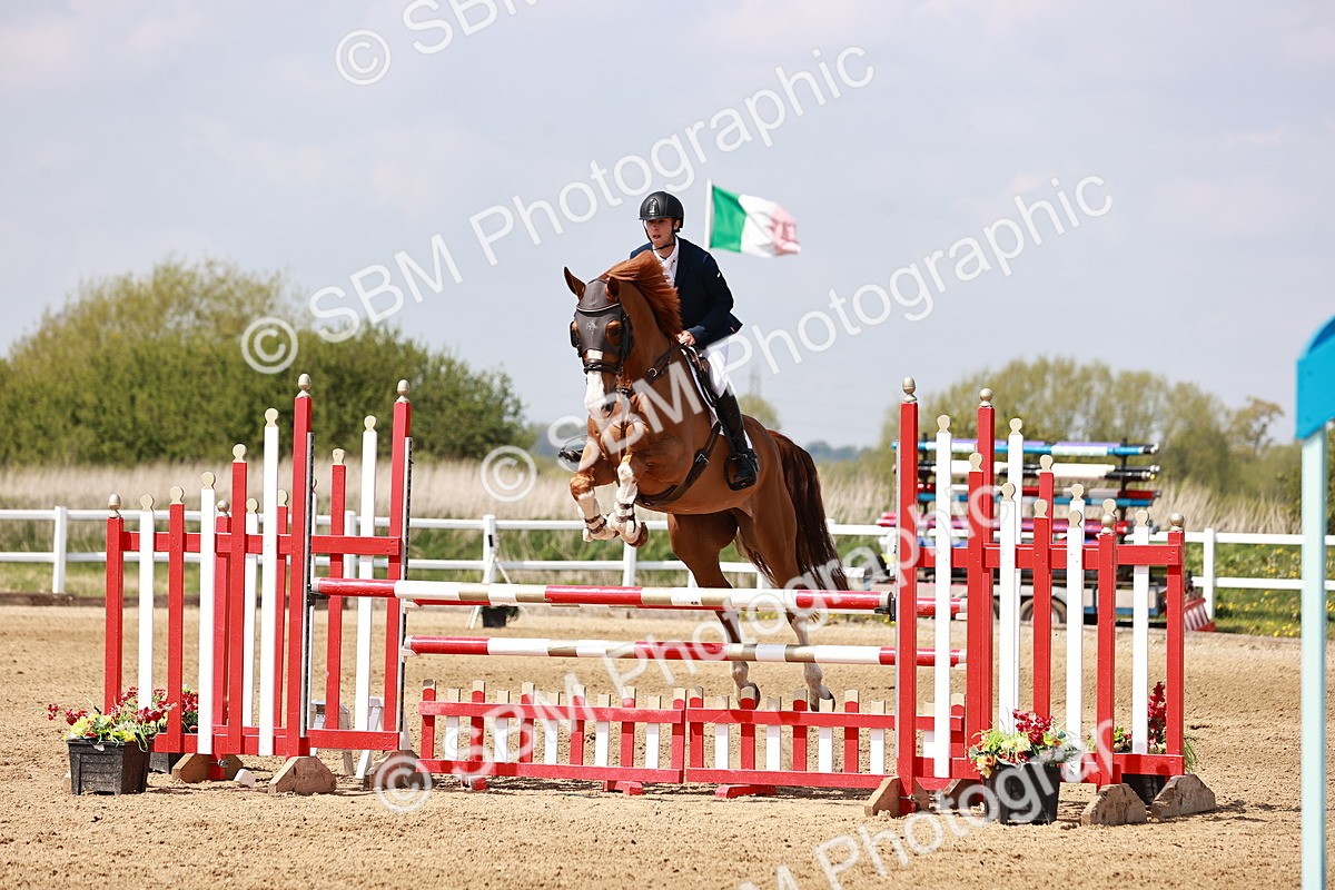  - Class 24 - Senior Newcomers - 1.10m