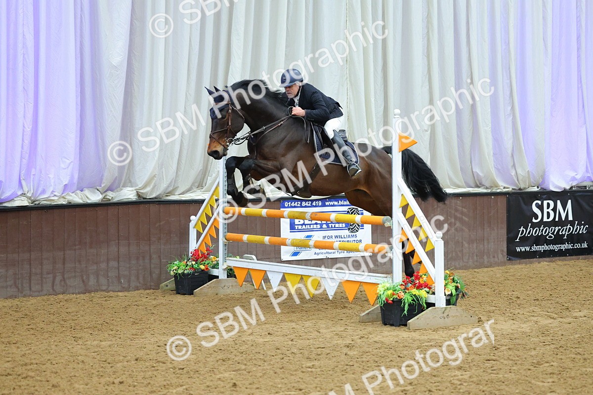 SBM_010169 - Class 21 - Nupafeed Supplements Senior Discovery/ 1m Open - First Round (1.00m)