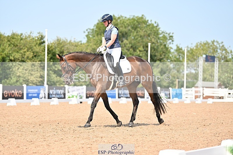 250816-131518-04626 - 092-Nikki.HandHigher.Ground