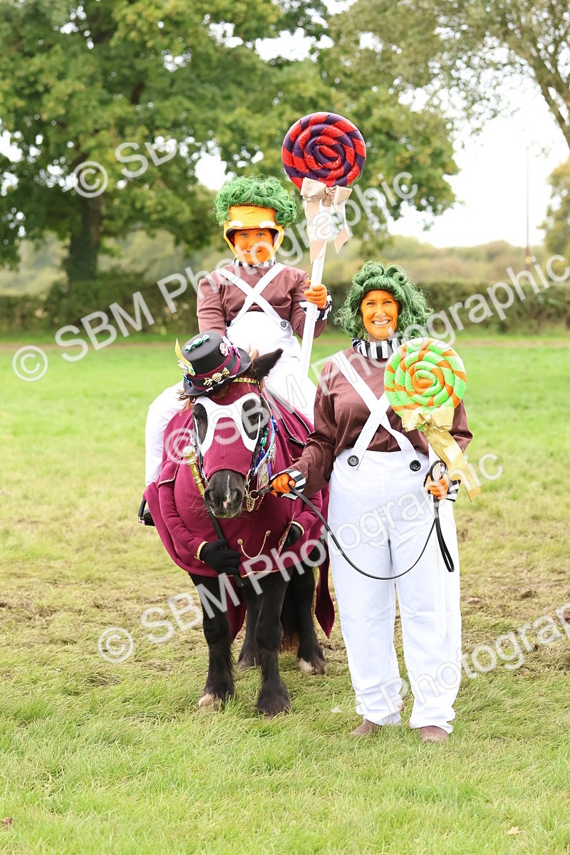 SBM_61650 - S37a - Fancy Dress Showing