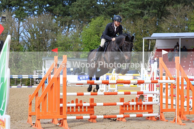 3E7A2290 - Class 8: Senior Foxhunter/1.20 open