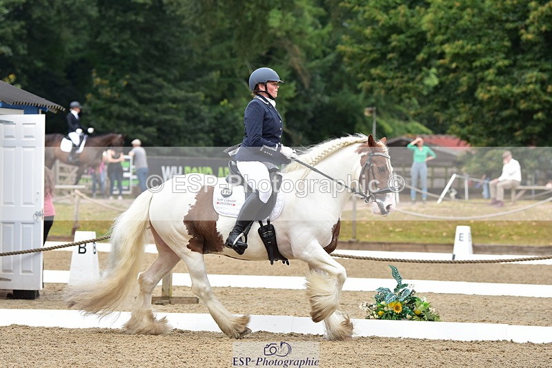 250719A-103600-03730 - 092-Rachael.Smaldon-Nadderbrook.Biscuit