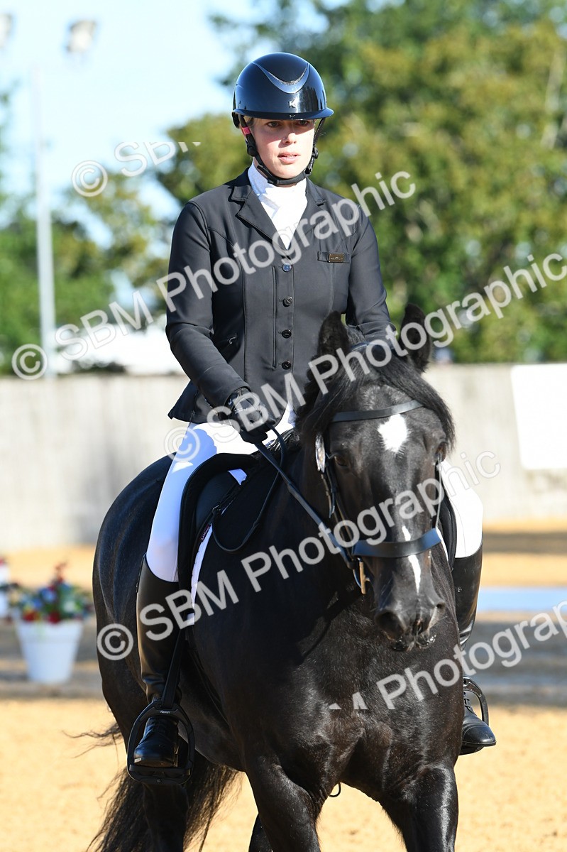 SBM_14517 - D4 - Small Tour Championship - Intro B