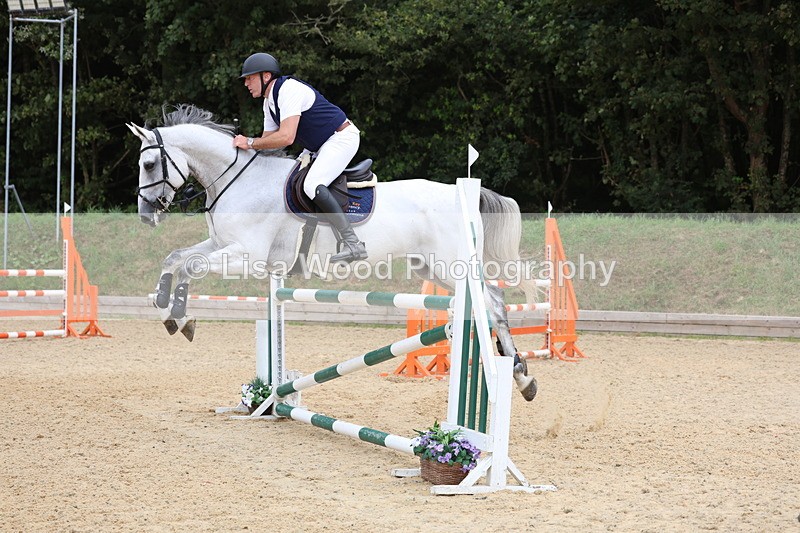 3E7A6417 - Class 8: Senior Newcomers/1.10m open