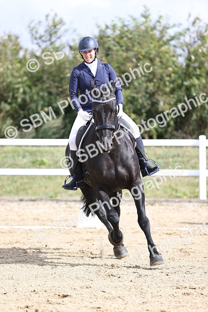 SBM_016108 - Class 14 - Novice 23 - 10.29-11.32