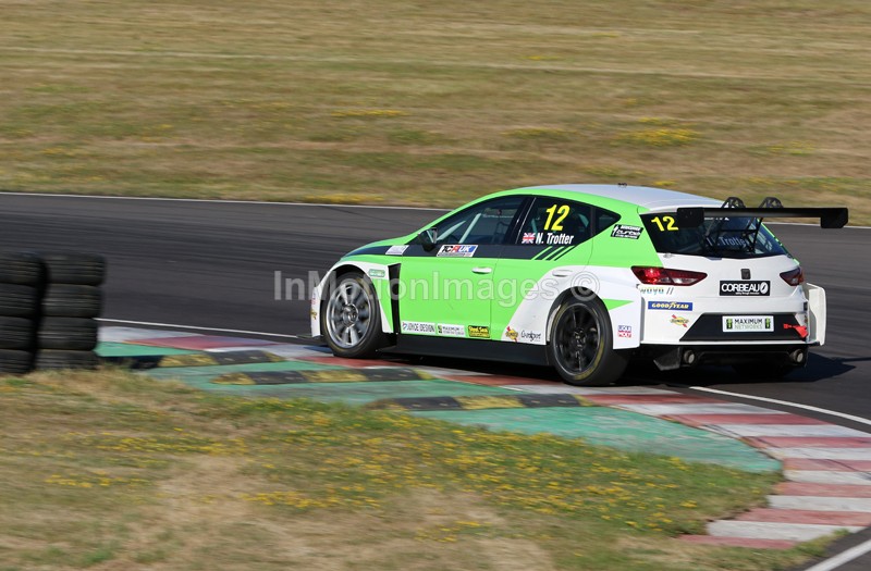 - TCR UK @ Castle Combe