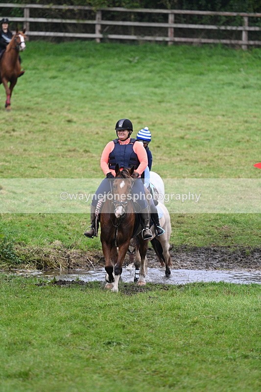WJ7_2453 - Time at Photographer 14:15 to 14:50