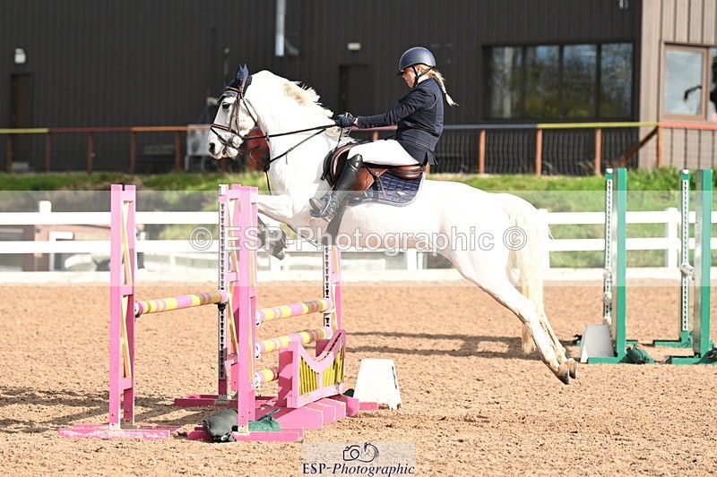 241026A-115250-00814 - SAT Cls 8 Pony Discovery and 90cm Open