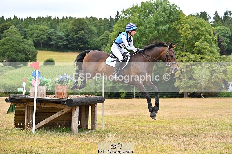 250803A-123307-13436 - M-553-Beatrice.Hayman-Joyce-ICONIC