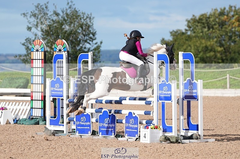 250921-095715-02061 - Cls 4 Pony British Novice and 80cm