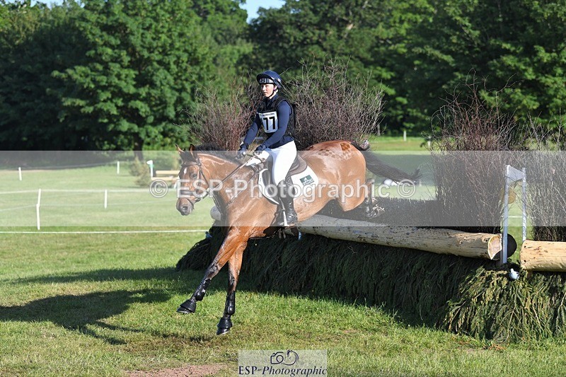 230527-181853-14109 - 177-ARGENTINO_BK-Dani_Evans-XC