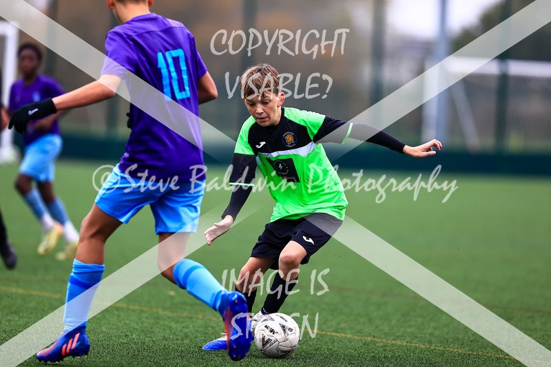 1DX30239 - 2025-10-12 FC Abbey Meads U14 Orange V Kingsdown Lions U14