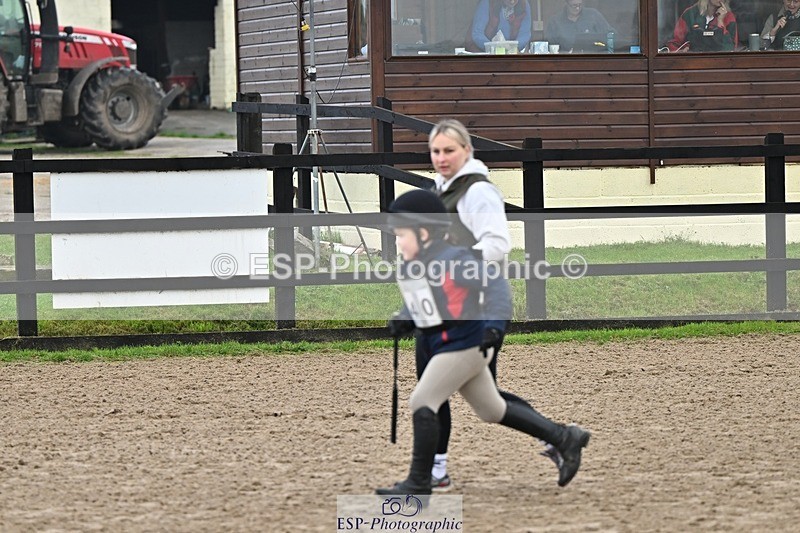 241110-100534-00185 - 40cm Showjumping
