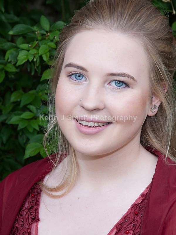 7SKJ0332 2 - Katie Doyle and friends Pre Prom