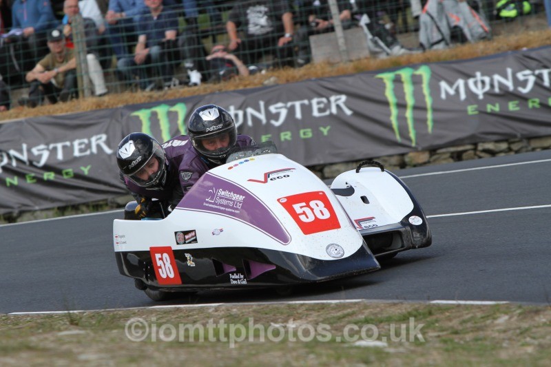 Phil Biggadyke* / Hayley Jayne Capewell* Ireson Honda / Veeco Eng NL - Sure Sidecar Race 1