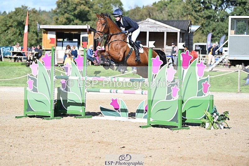 231022-130225-26907 - 327-ENSOR.VAN.HET.HELLEHOF-Francesca.Swallow-SJ