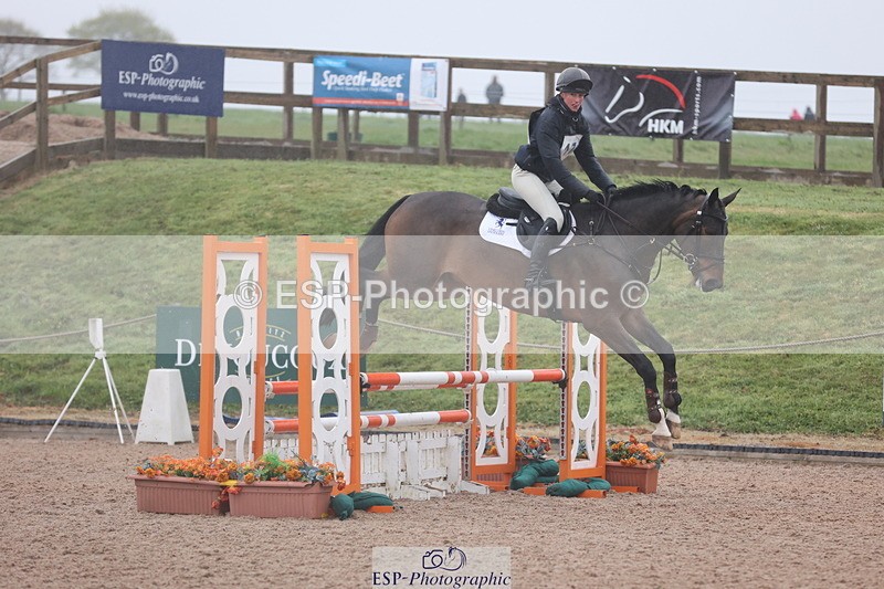 250418-100335-00611 - 017-Rosie.Bradley-Hole-KILMOUNTAIN.TOYBOY