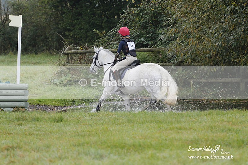 WWHT 171021 0640 - Novice Restricted (0.80m)  17/10/21