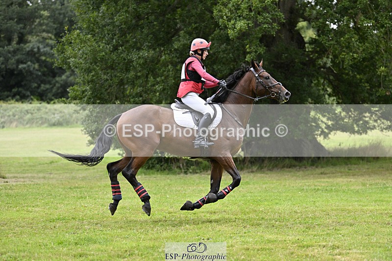 240825X-180205-38305 - 80cm XC 17.30 to End