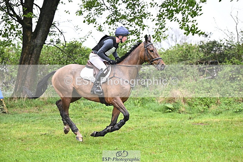 250418-123931-03064 - 025-Oliver.Thompson-HOLD.ME.TIGHT