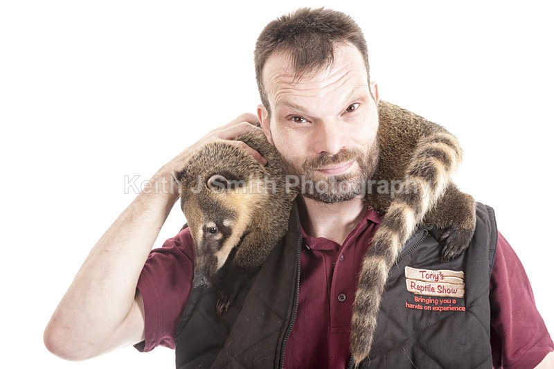 2SKJ8870 - Roaming Reptile Show. II