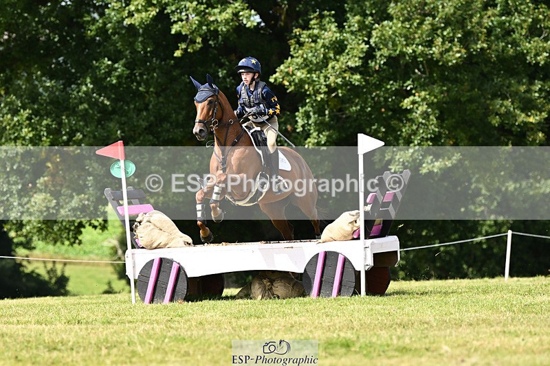 240825X-112829-32041 - 70cm XC 11.00 to 12.00