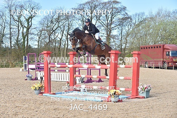 JAC_4469 - CLASS 10 SAT Senior Foxhunter/ 1.20m Open