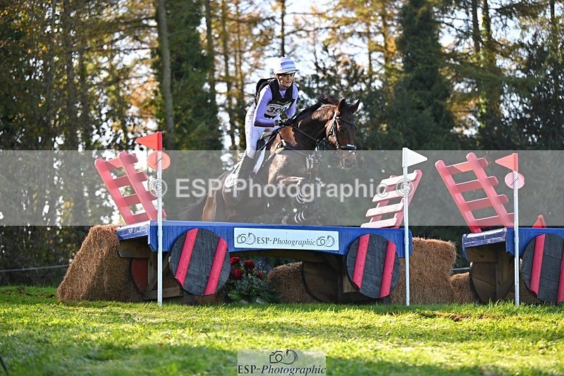 241026-115629-13015 - 390-Pippa.Howell-Phippard-NO.LIMIT.II