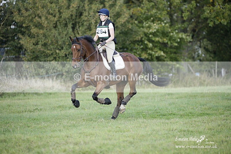  WWHT 171021 4059 - Open (1.00m)  17/10/21