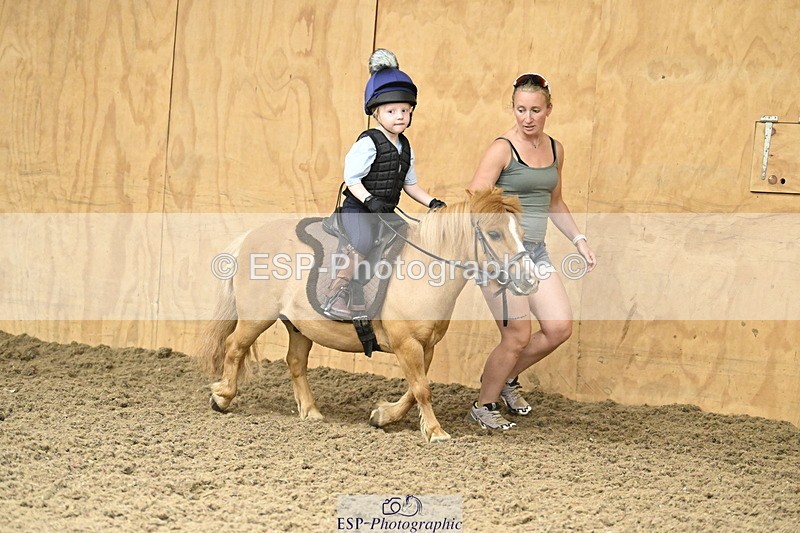 240728B-142935-00566 - Theo and Gemma's Groups Indoor