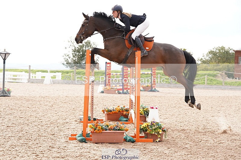 241004A-152630-00983 - Fri 04 Snr Fox & 1.20m Open